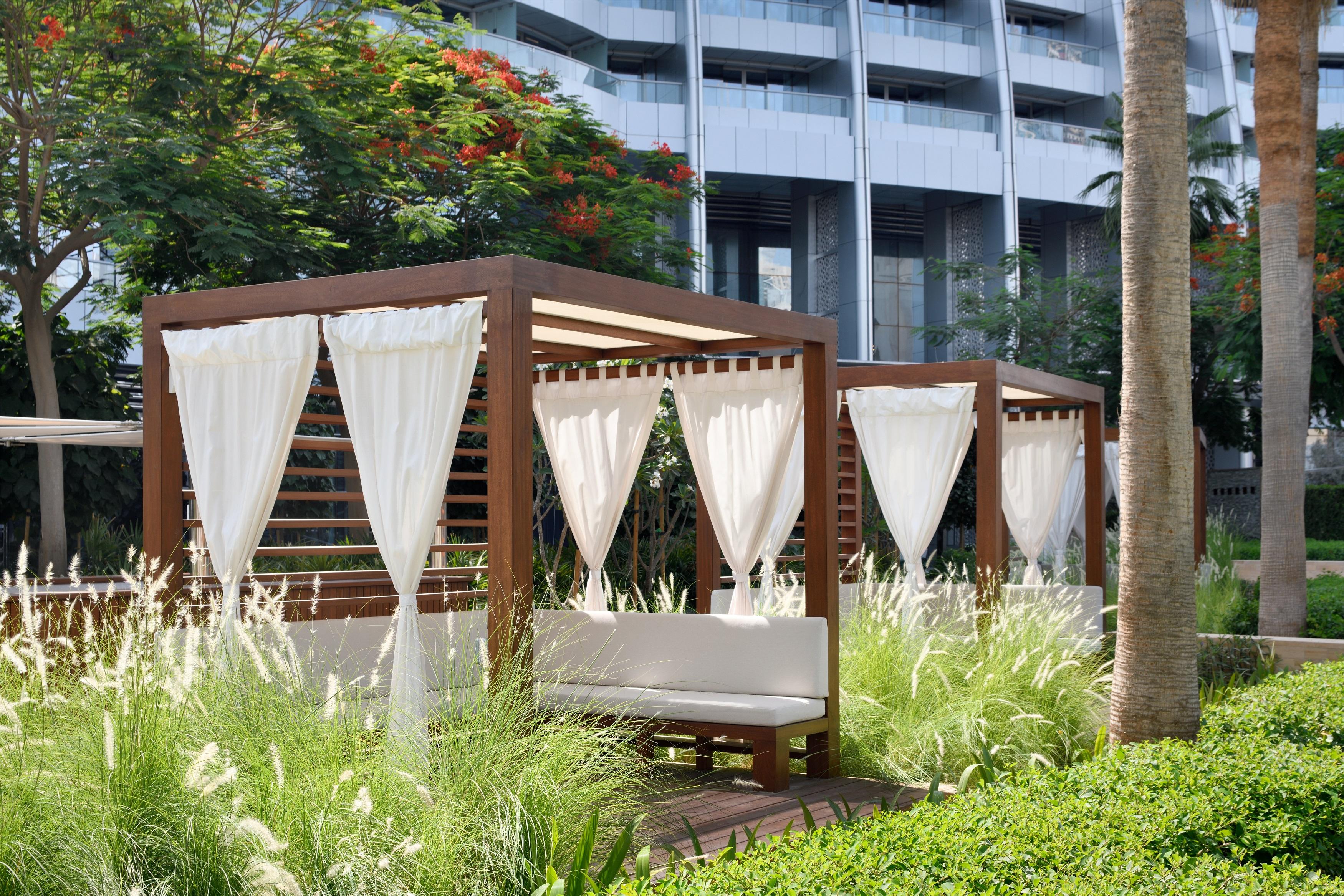 Address Downtown Hotel Dubai Luaran gambar Cabana at the pool